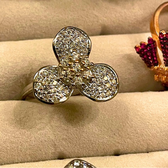 Elegant Flower Paved Topaz Magical Sparkle Ring - Picture 2 of 7